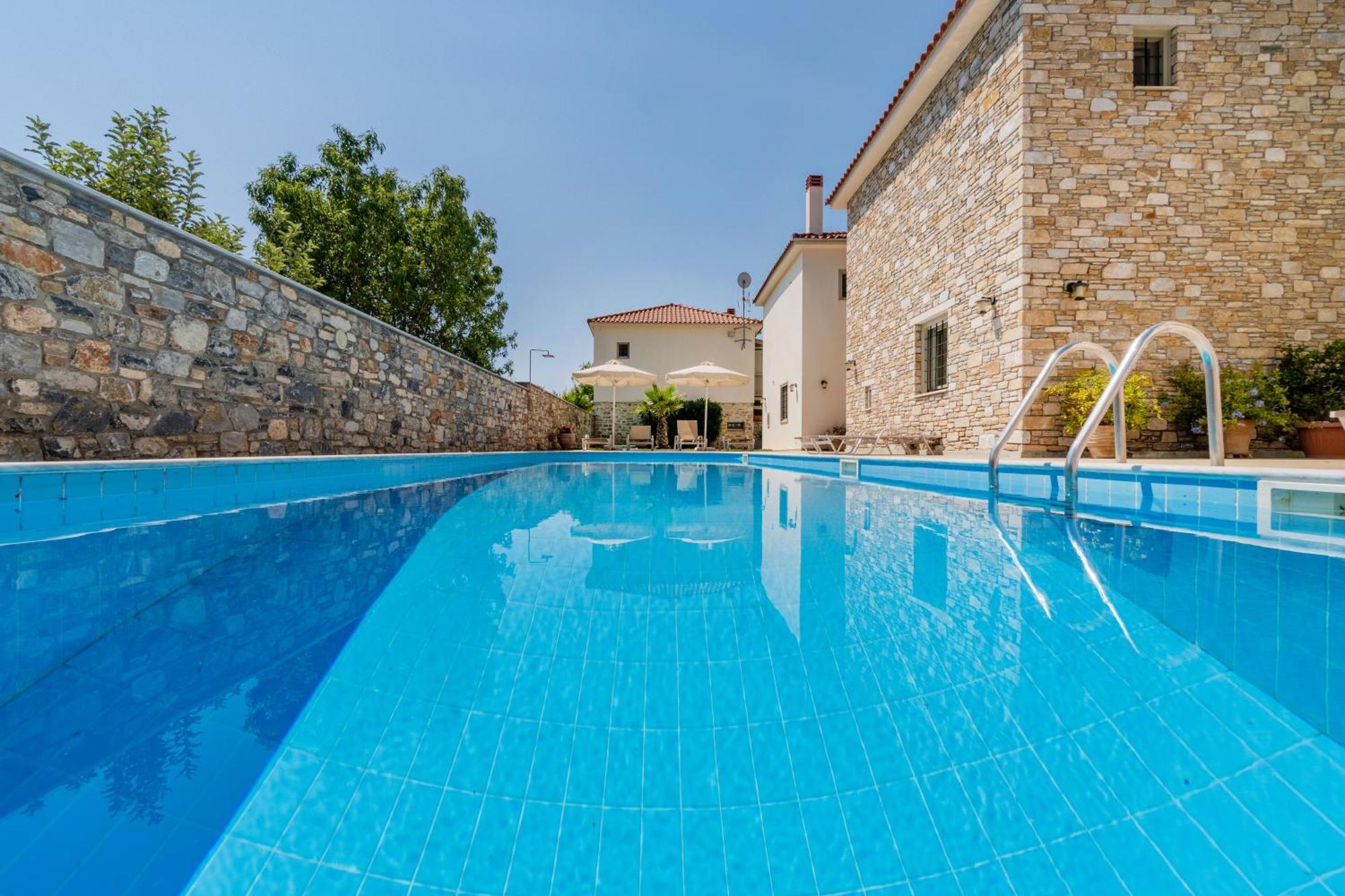 Chroma Pelion Holiday home *