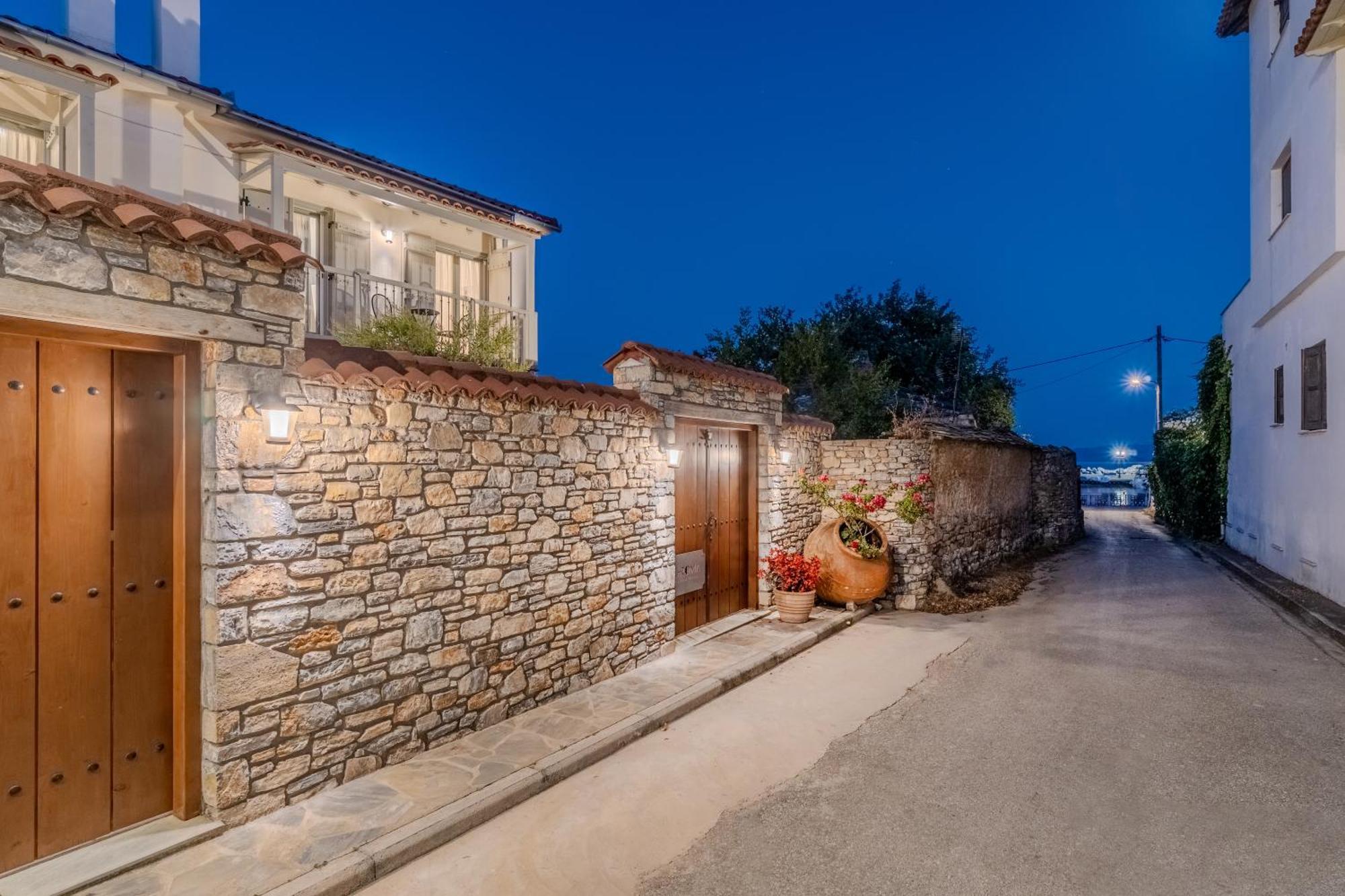 Chroma Pelion Holiday home *